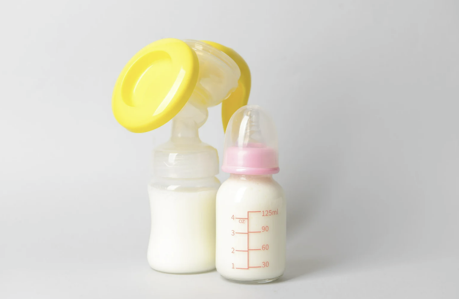 perubahan rasa ASI, penyebab ASI berubah, ASI terasa pahit, bayi menolak menyusu, makanan pengaruh ASI, Bunda, si Kecil